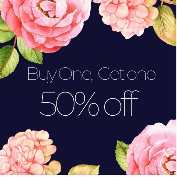 STUART WEITZMAN Champagne Gold Patent Leather Tassel Pumps Size 8M Kitten Heel - Picture 2 of 14